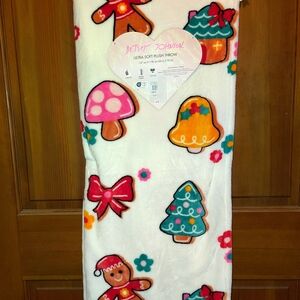 Betsey Johnson Ultra Soft Plush Holiday Throw 50x70 NWT